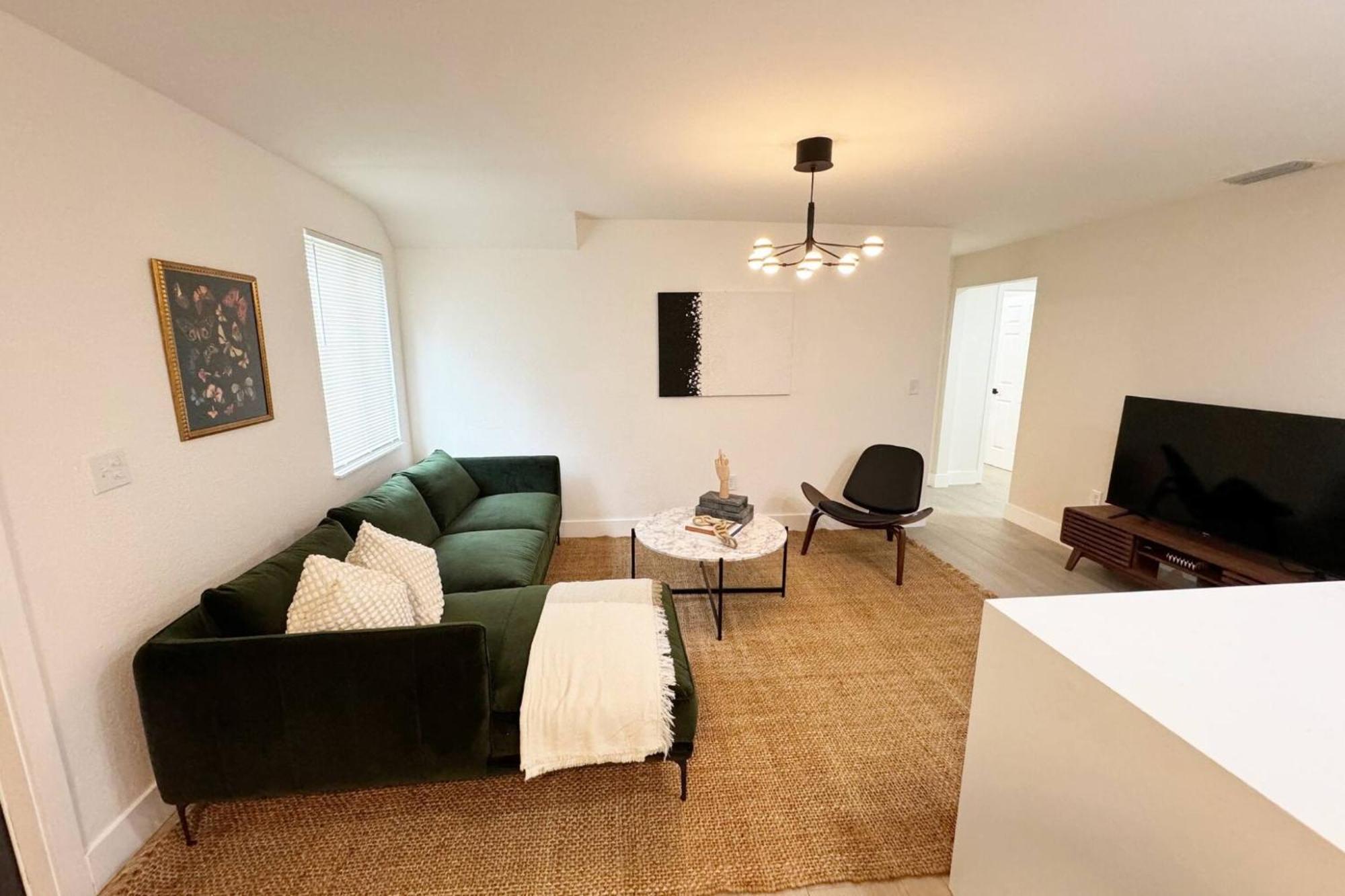 Modern Escape At Wynwood: Your Comfort Sanctuary